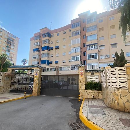 Moderno Y Completo Apartamento Frente Al Mar Malaga Bagian luar foto