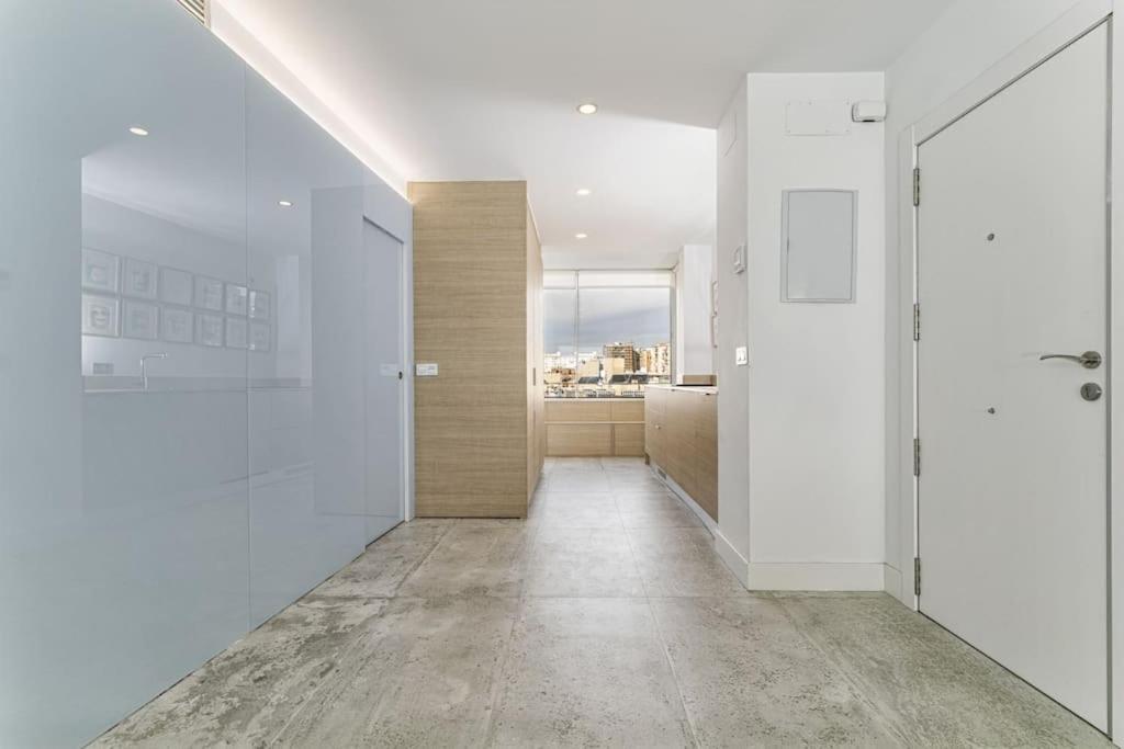 Moderno Y Completo Apartamento Frente Al Mar Malaga Bagian luar foto