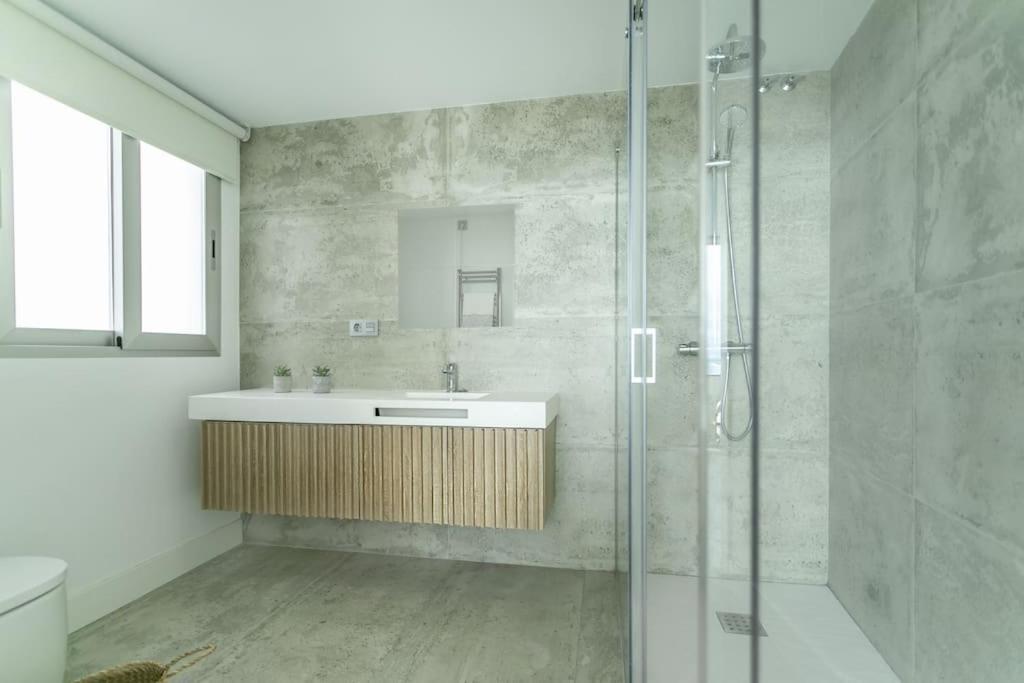 Moderno Y Completo Apartamento Frente Al Mar Malaga Bagian luar foto