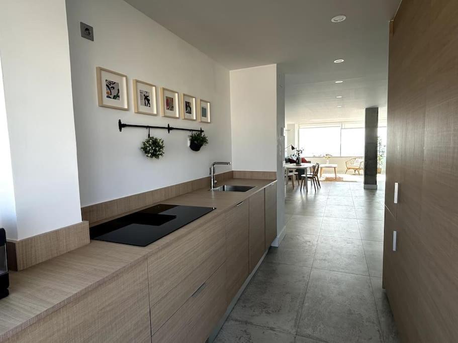 Moderno Y Completo Apartamento Frente Al Mar Malaga Bagian luar foto