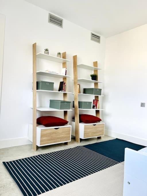 Moderno Y Completo Apartamento Frente Al Mar Malaga Bagian luar foto