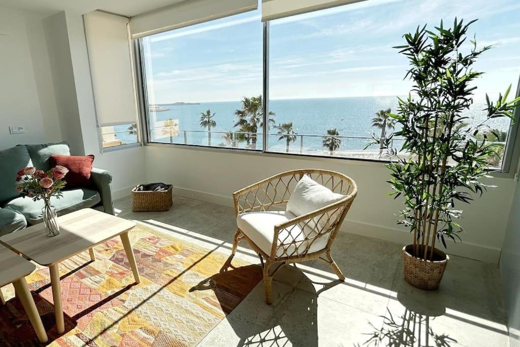 Moderno Y Completo Apartamento Frente Al Mar Malaga Bagian luar foto