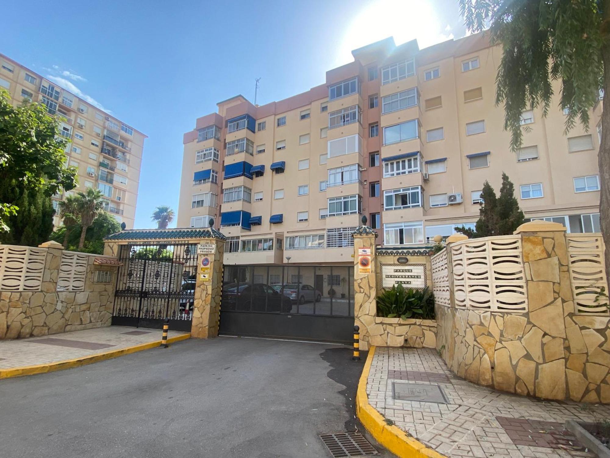 Moderno Y Completo Apartamento Frente Al Mar Malaga Bagian luar foto